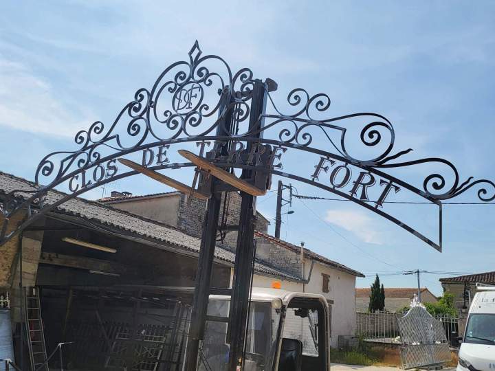 Conception d’œuvre en acier Rouillac